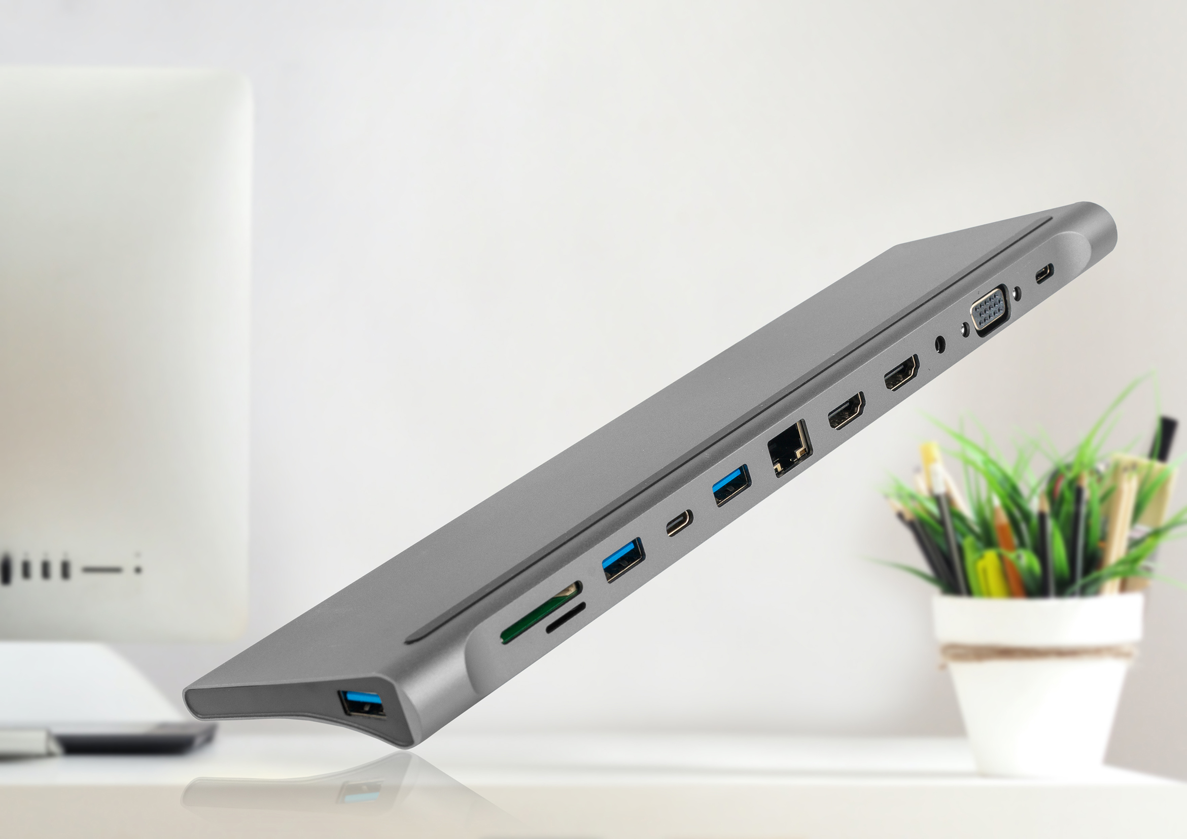 HUB USB-C z dwoma portami HDMI, VGA, LAN RJ45, USB 3.0