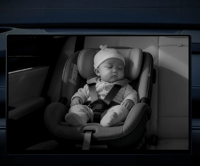 pol_pm_Elektroniczna-Niania-Kamera-Samochodowa-Ottocast-Cabin-Care-Apple-CarPlay-5152_4