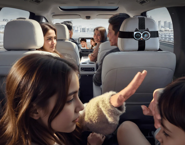 Elektroniczna Niania Kamera Samochodowa Ottocast Cabin Care Apple CarPlay